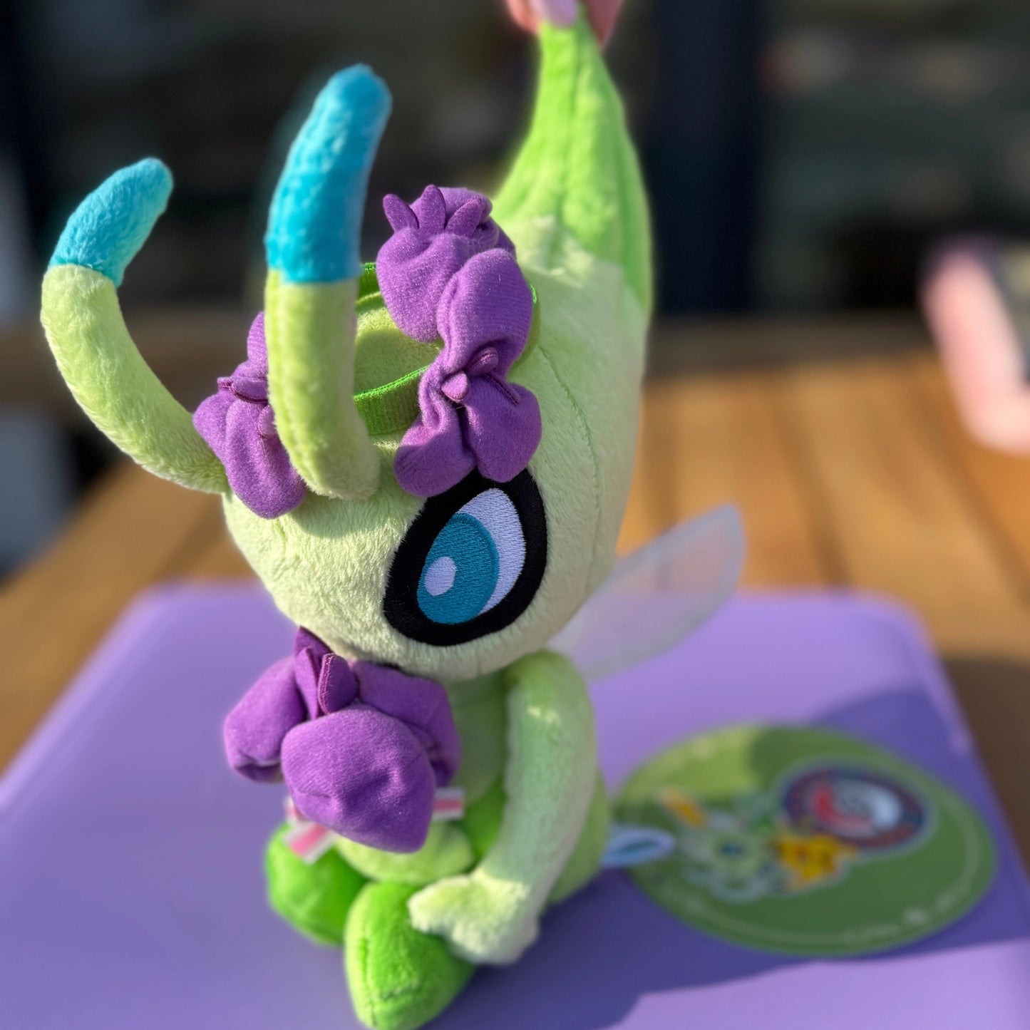 Pokémon Plüsch Celebi's Celebration - Limited Edition (20cm) - pokitrio